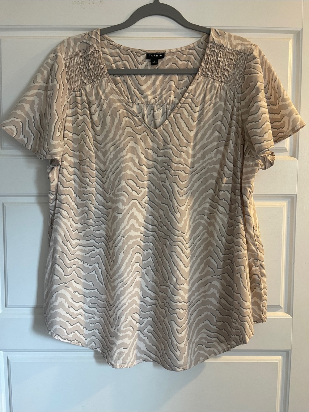 torrid Gray & Cream Zebra Print V-Neck Blouse with Smocked Detail